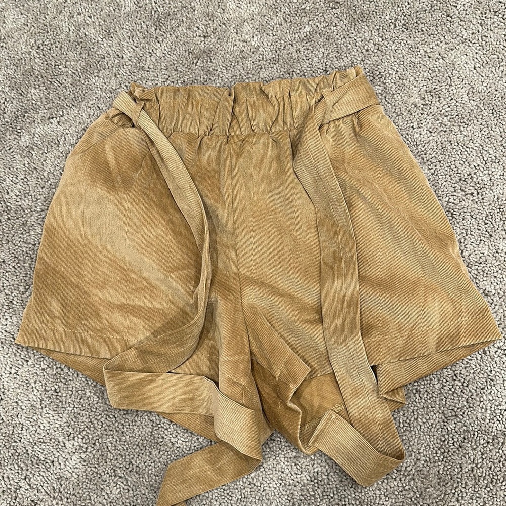 Must Have Tan Ribbed Cinched Waist Belted Shorts (S)